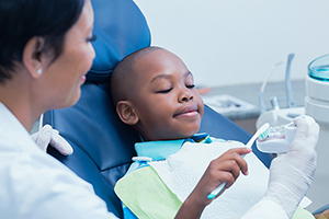 Cuándo se puede usar pasta dental en bebés y los niños? 🦷 — Pediatra En  Familia